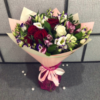 Букет из роз, эустом и альстромерий – гармония утонченности и свежести Рязань Рязанская область