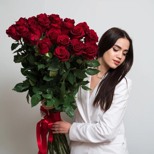 Роскошный букет «Эксплорер» – 25 красных роз для самых важных моментов Рязань Рязанская область