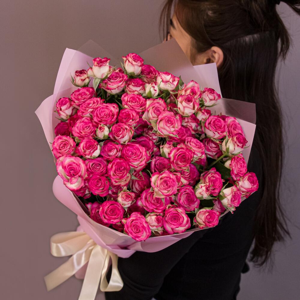 Букет «Розовый бум» – пышные кустовые розы в нежно-розовых тонах Рязань Рязанская область