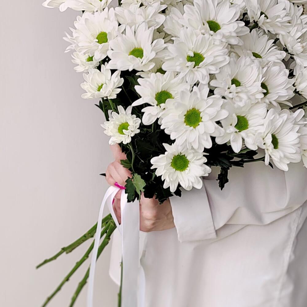 Букет «Ромашка» – 9 белоснежных хризантем в деревенском стиле Рязань Рязанская область